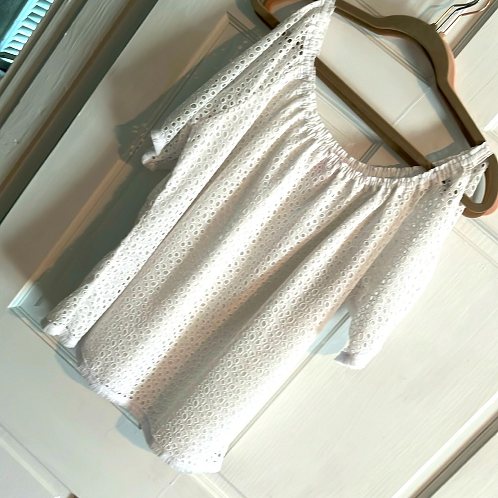 Gorgeous Lilly Pulitzer eyelet top, size small, EUC